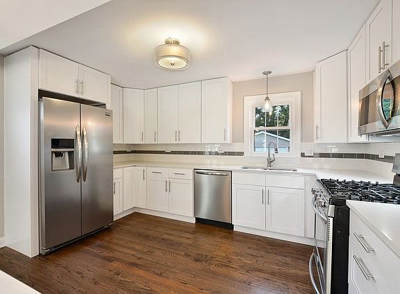 5th image of 1610 Robin Hood Pl