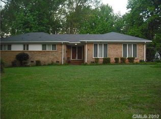 6111 Lake Forest Rd E, Charlotte, NC 28227