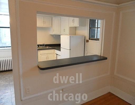 4th image of 2815 N Pine Grove Ave APT 1B