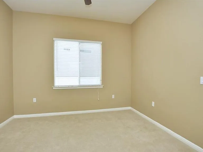 111 Purple Sage Dr — Photo 14