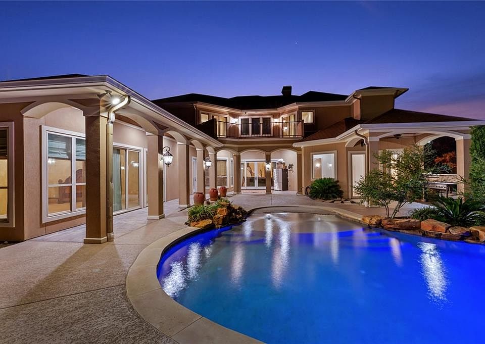 1st image of 3800 Southlake Dr