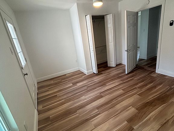 4th image of 9918 New York Ave