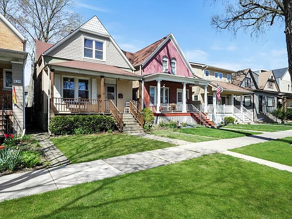3rd image of 831 N Lombard Ave