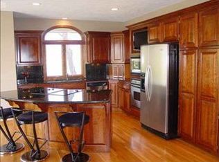 13505 Eagle Run Dr, Omaha, NE 68164