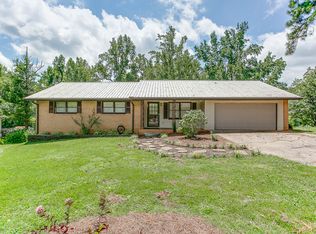 491 Valleyview Dr, Winder, GA 30680