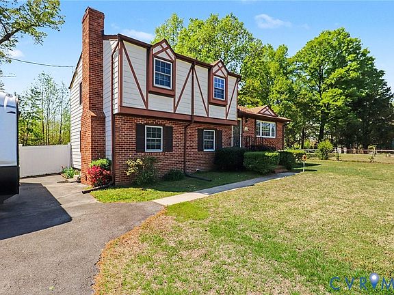 2nd image of 2113 Chemin Rd