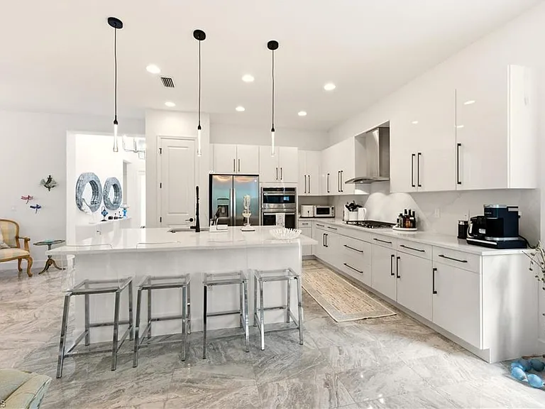 11899 Gardenia Ave — Photo 11