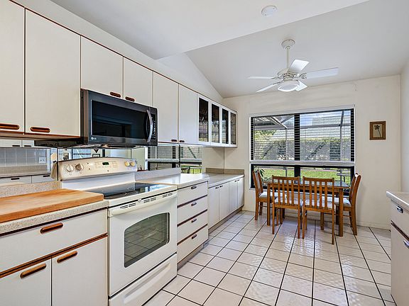 5th image of 7853 SE Lexington Ave