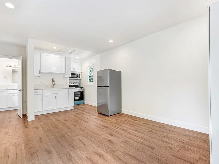11503 Chandler Blvd #3/4 — Photo 7