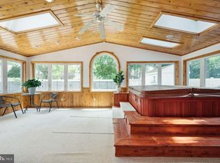 402 Doral Dr, Cherry Hill, NJ 08003