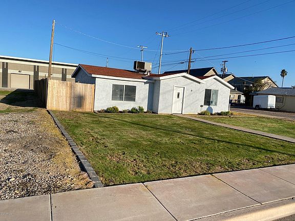 2nd image of 406 N 2nd St