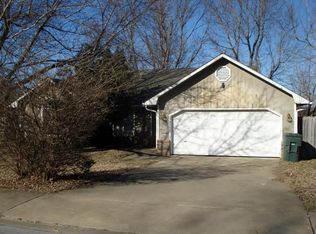 3216 W Shale St, Fayetteville, AR 72704