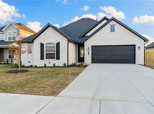 1913 Bugg St, Pea Ridge, AR 72751