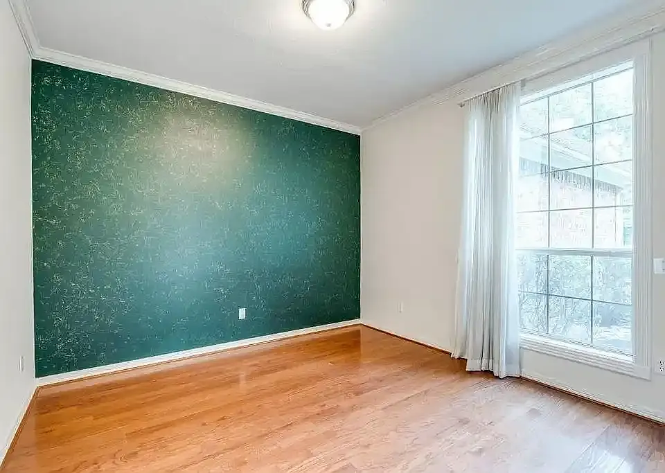 4 bed, 3.5 bath, 4230 sqft, $800 — Photo 4