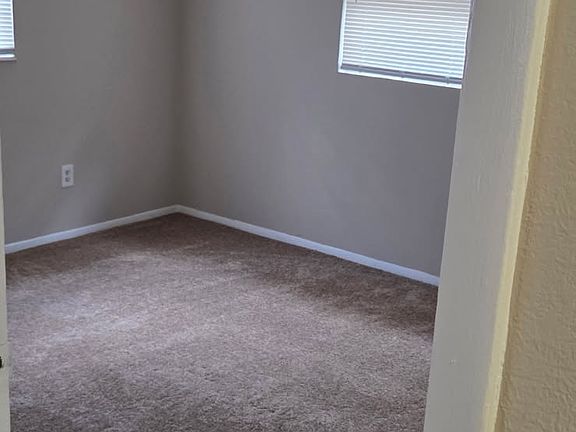 3rd image of 3210 Chariot Pl