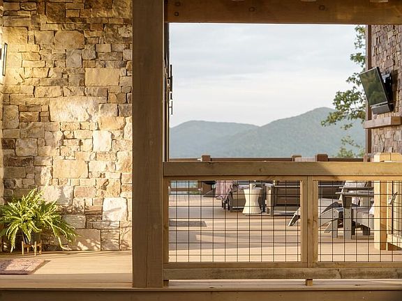 4th image of 633 Wilderness Way