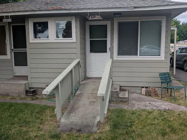 3614-3628 Summers Ln — Photo 1