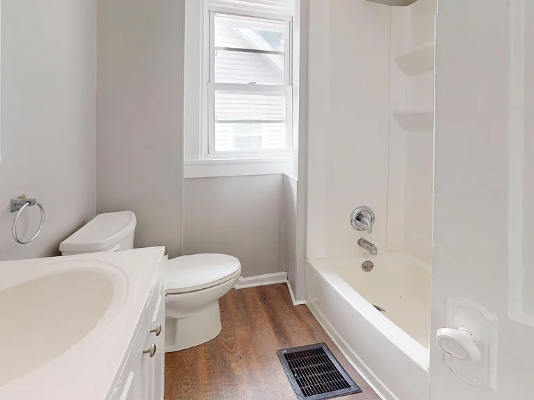 703 Excelsior Ave — Photo 11