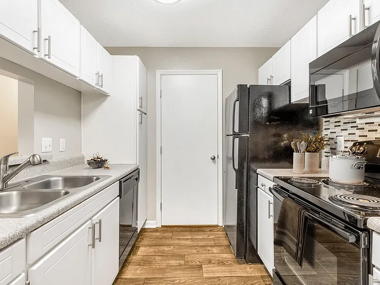Paces Pointe Apartment Homes — Photo 54