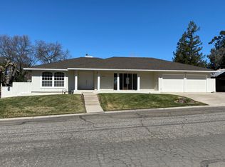 2700 Oakhurst Dr, Oakdale, CA 95361