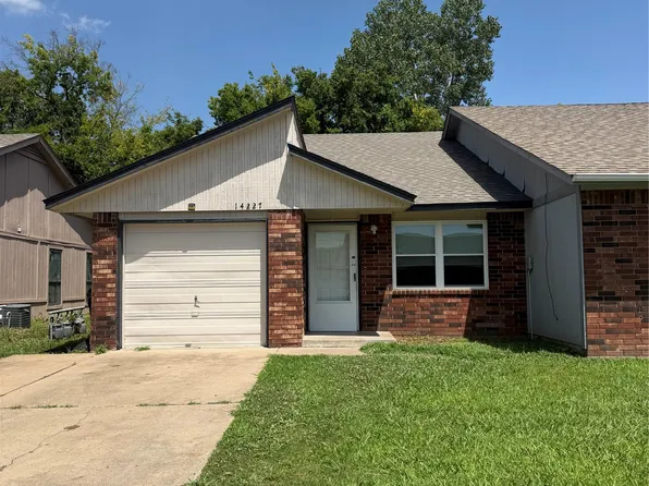 14227 S Hickory Pl E, Glenpool, OK 74033
