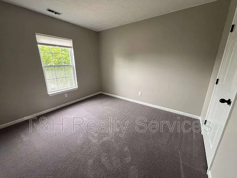 6803 Smithfield Blvd — Photo 13