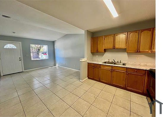 5th image of 14642 10th St