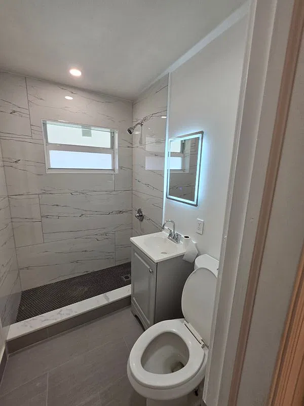 2 bed, 1.0 bath, 918 sqft, $1,950 — Photo 3