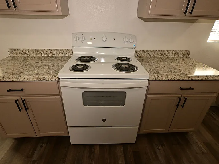 1007 C St #1 — Photo 11