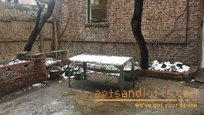 Rented by aptsandlofts.com | media 23