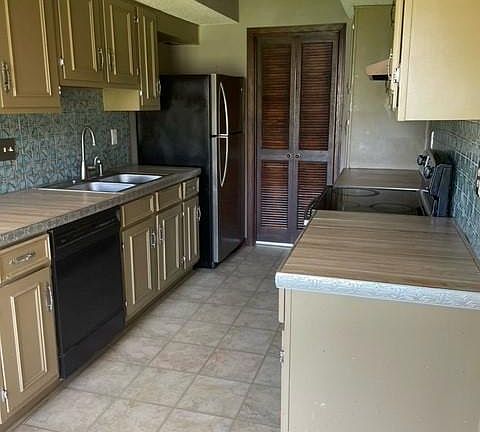 5th image of 2284 E Aberdeen Dr