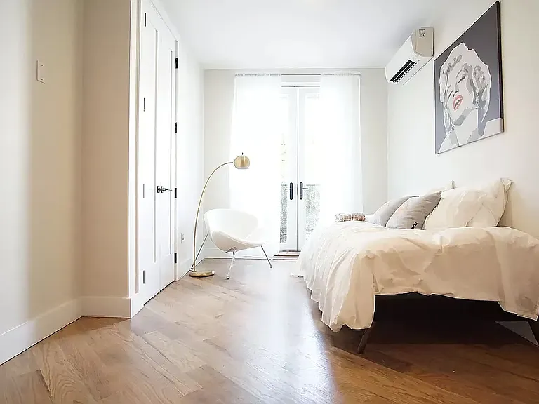 370 Evergreen Ave #2B — Photo 3