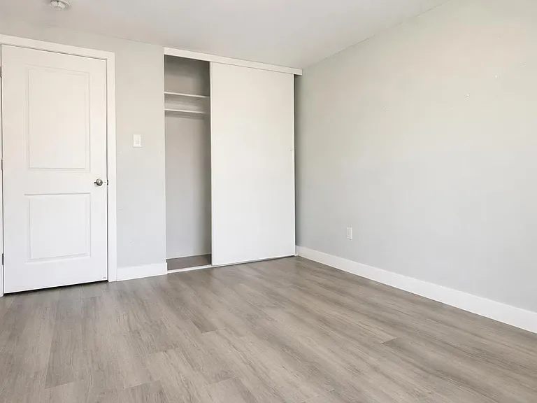 2053 Lanark Ct — Photo 9