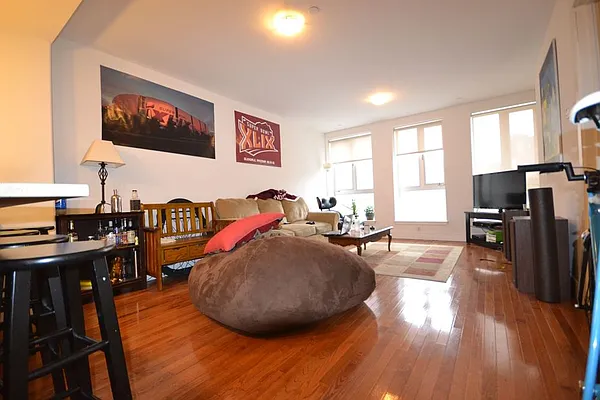Rented by Bold New York | media 17