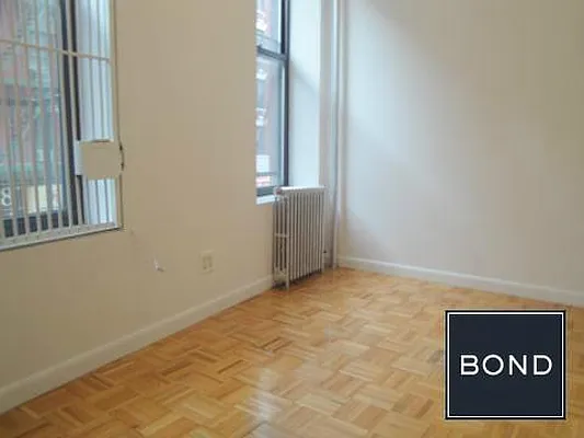 Rented by Bond New York | media 33