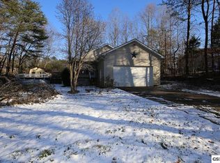 1464 Deer Meadows Rd, Sevierville, TN 37862