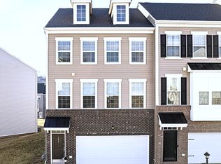 106 Sweetwater Dr, Coraopolis, PA 15108
