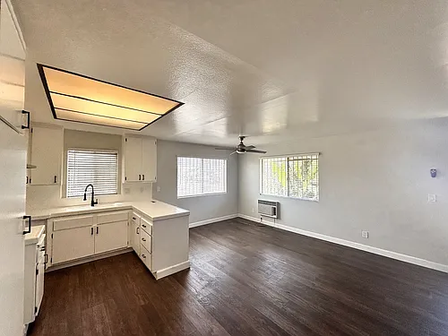 7604 S Figueroa St Photo 1