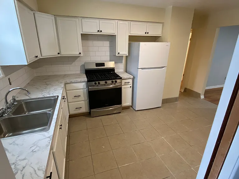 8043 Wesley Dr — Photo 6