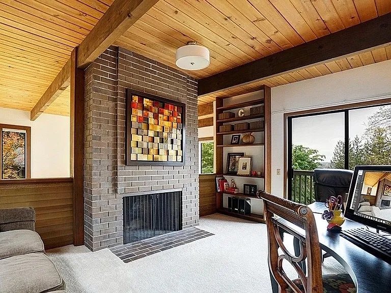 6730 W Mercer Way — Photo 3