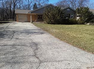 46 Tweed Rd, Fox Lake, IL 60020