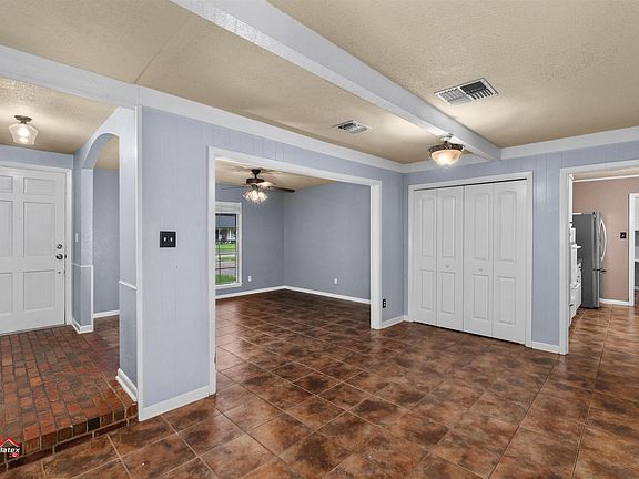 2nd image of 2403 Belmont Blvd
