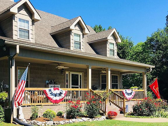 2 Story, 3 BR, 2 1/2 BA