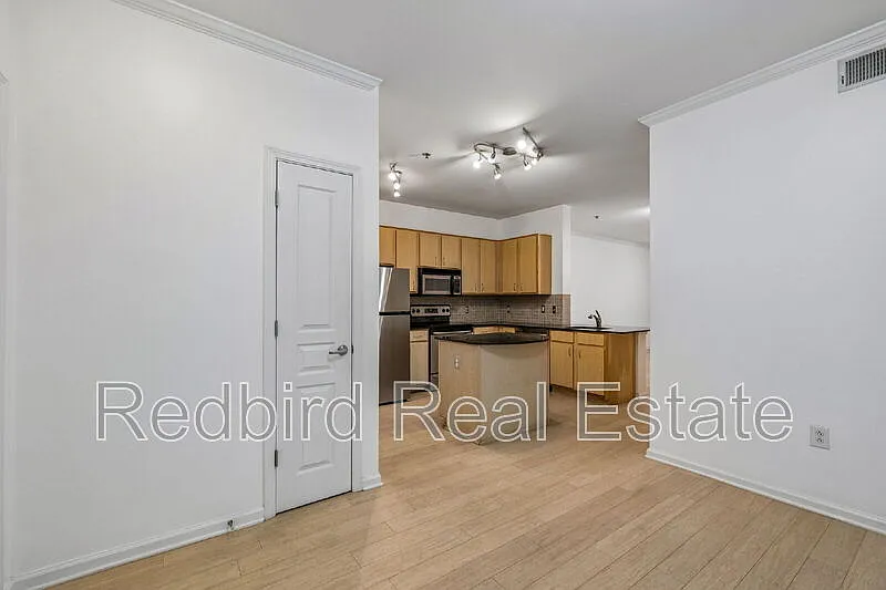 1 bed, 1.0 bath, 821 sqft, $1,650 — Photo 4