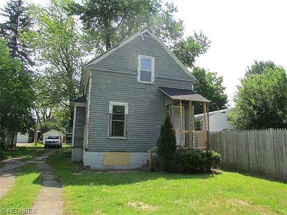 3rd image of 208 Orchard St