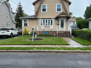 309 Elm Pl, Leonia, NJ 07605
