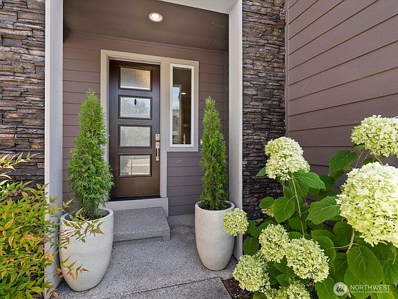 3rd image of 18225 17th Avenue W