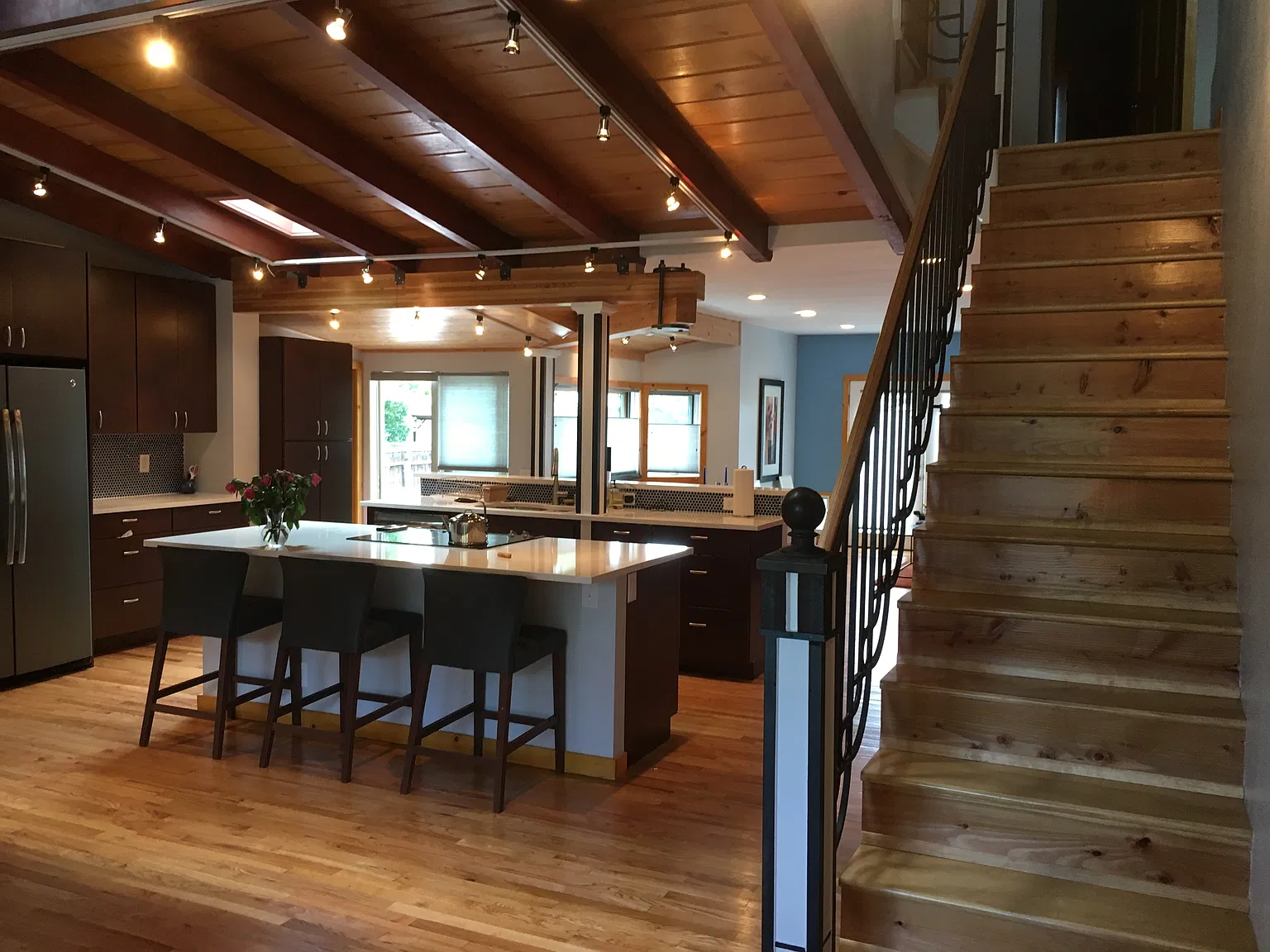 7 bed, 3.5 bath, 2650 sqft, $8,950 — Photo 4