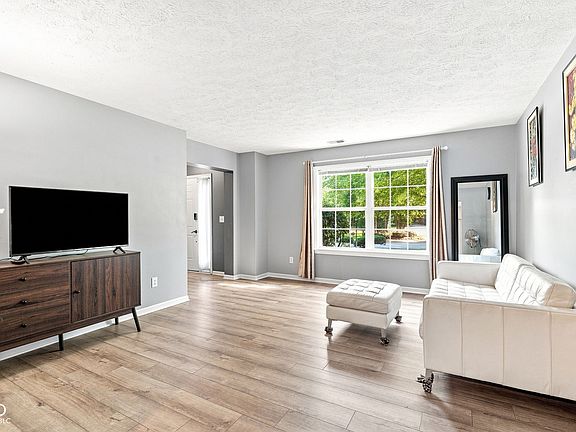 4th image of 5265 McHenry Ln