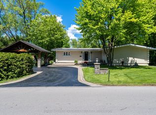 3 Briarcliffe Dr, Ottawa, ON K1J 6E3